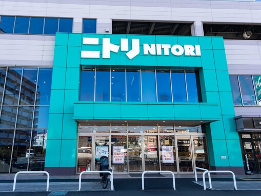「布団も一気に干せる」ニトリの“大型室内物干し”に使いやすいの声続出。伸縮式でたっぷり収納も
