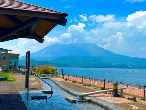 【鹿児島県】文化庁お墨付きグルメが自慢の施設も！ 絶景足湯・潮流絶景・新鮮な海の幸が楽しめる一度は行きたい道の駅3選