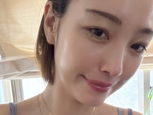 「マジでずっと可愛い」木下優樹菜、美デコルテ際立つ夏ファッション公開！ 「綺麗」「かわいいすぎる」