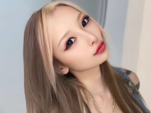 「最強のギャル降臨や」加藤紗里、骨盤まで見える？ 圧巻スタイル披露「超絶いい感じ」「色もスタイルも完璧！」