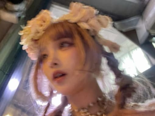 女装が話題の48歳、「スマホの誤動作」で撮れた写真が話題に！「下アングルから撮っても可愛いなんて」