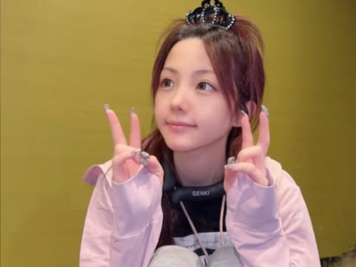「高校生ですか？」田中れいな、オフのすっぴん？ カラオケ姿に反響！ 「すっぴん美女」「可愛い…！」