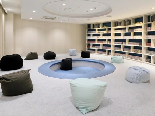 9種類のおふろに、北欧風ラウンジ「Kamaku Lounge」。埼玉県の人気日帰り温泉「おふろの王様 和光店」の魅力とは