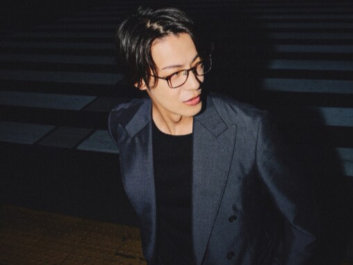 「亀梨に見えた」弁護士芸人、イケメンショットにファンもん絶！ 「知性とともに色気もすごい！」