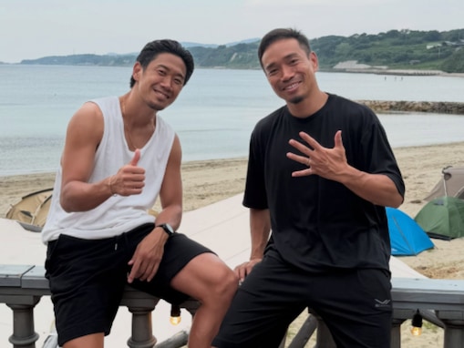 「淡路島にスーパースターが」香川真司、W杯帰りの長友佑都とのバカンスに反響！ 「あと1大会いけるよ」