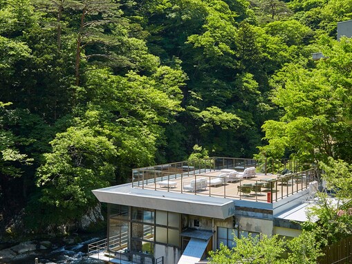 【塩原温泉の人気ホテル】「塩原温泉 湯ったりの宿 松楓楼 松屋」は四季折々の渓谷美と名湯を楽しめる宿