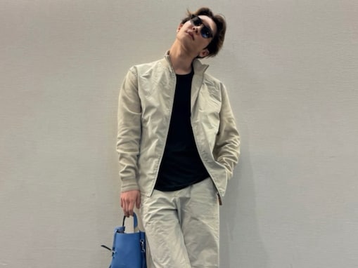 「靴履いてるのもレア」渡辺翔太、私服ショット公開「足長くてほんとにスタイル良すぎる」「爆イケ」