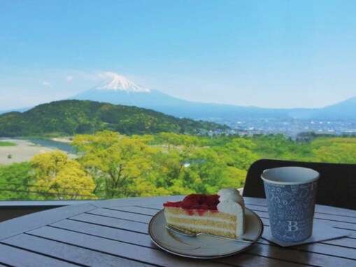 【静岡県富士市】道の駅「富士川楽座」は富士山と富士川を一望できる大パノラマの人気スポット