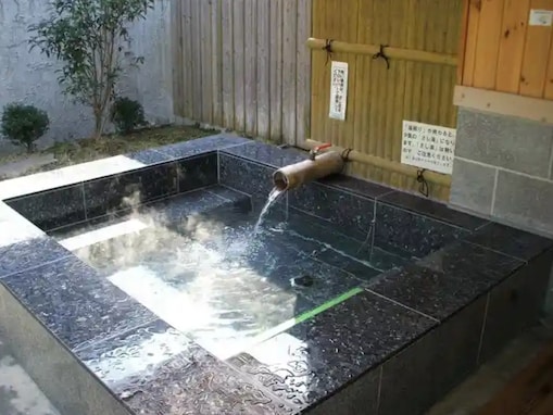 【福岡県の人気スーパー銭湯】「若杉の湯」は緑に囲まれた癒やしの施設。大浴場や家族湯でリラックス