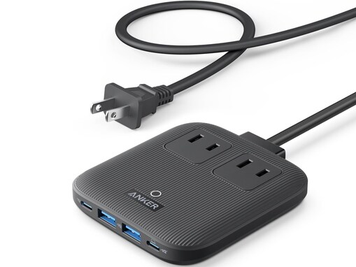 デスク周りの充電トラブルを1台で一気に解決。Ankerの電源タップは最大67W高出力で6台同時に充電可能