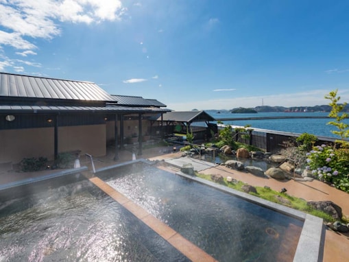 瀬戸内海の絶景・ペット温泉・足元自噴泉まで！ 岡山県の個性豊かな人気日帰り温泉4選