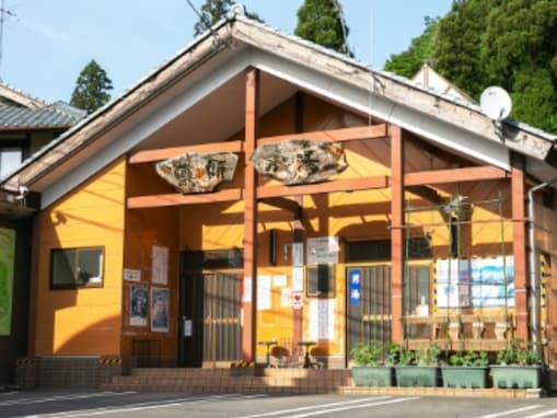 【新潟県の人気日帰り温泉】「薬師の湯」は日本屈指のラジウム温泉を堪能できる施設。豊富な湧出量の源泉で気分をリフレッシュ