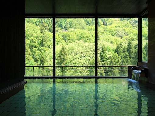 最上階の展望露天風呂と無料の姉妹館湯めぐりが人気！ 「会津東山温泉 くつろぎ宿 千代滝」で会津の旬と郷土料理を堪能