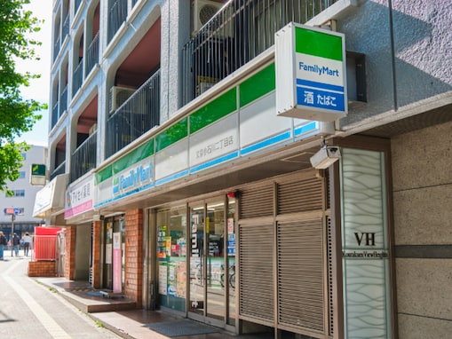 「ファミマのおトクな夏は終わらない！」45％増量キャンペーン第2弾スタート「くそでか食べる牧場ミルク買いに」