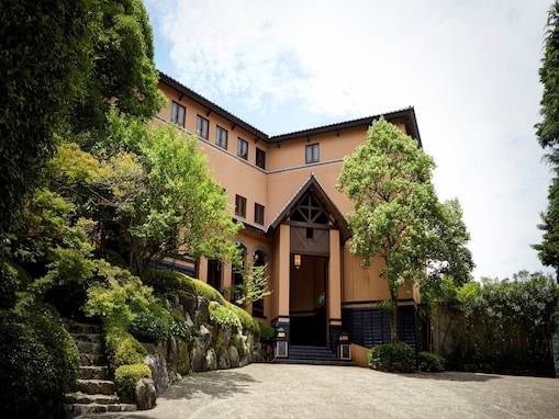 トロトロ美肌の湯と絶品イタリアン！ 「嬉野温泉 ハミルトン宇礼志野」でクラシカルな洋館と大正浪漫を満喫