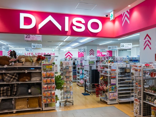 ちいかわ“ボンボンドロップシール”入れにぴったりとの声も。ダイソーの「クリアポーチ」のさまざまな使い方広まる