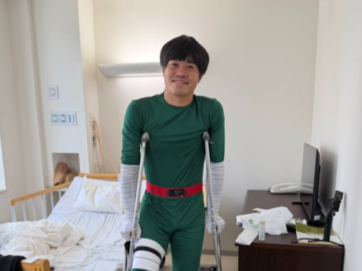「退院して試合向かいます！」プロサッカー選手の宣言にツッコミ殺到「最近の病院はこんな服着るのか？」