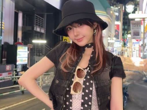 田中れいな、変装なしで夜の渋谷に降臨！ 超ミニ丈スカートからは美脚も披露「顔ちっちゃい可愛いすぎる」