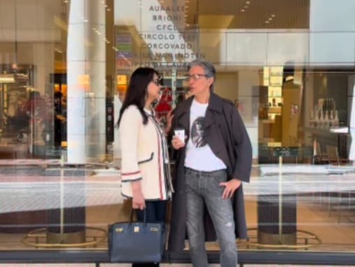 「後ろ姿も美しい」前田典子、美男美女の圧巻スタイル夫婦ショットに反響「着こなし完璧！ヤッパ違うわぁ～」