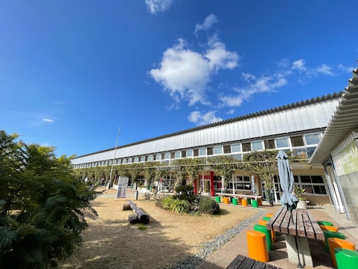 【千葉県鋸南町】道の駅「保田小学校」は懐かしの給食とレトロな校舎が人気のスポット