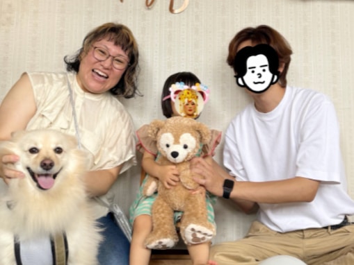 「旦那さん、絶対イケメン！」バービー、家族ショット公開「娘さん大きくなりましたね」「もう2歳？！」