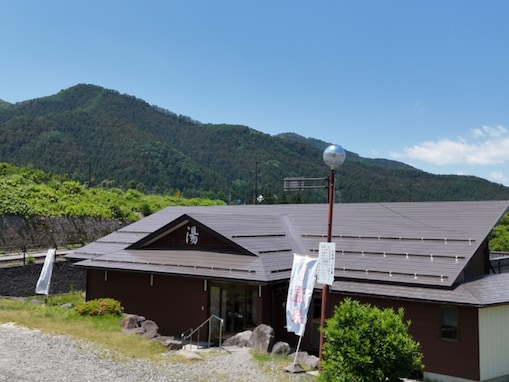【長野県の人気日帰り温泉】「わくわくの湯」は豊かな自然に囲まれた温泉で自家源泉掛け流しの露天風呂が魅力の施設