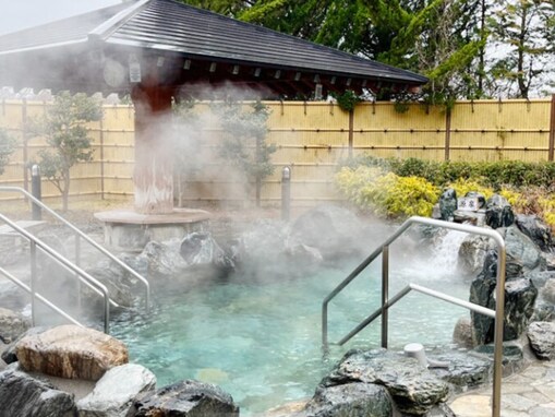 【栃木県の人気日帰り温泉】「ほたるの里 梵天の湯」は源泉かけ流しの温泉と木のぬくもりに包まれた施設