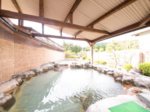 【岐阜県の人気日帰り温泉】「根尾川谷汲温泉」は四季折々の自然と「美肌の湯」と呼ばれる良質な温泉が魅力の施設