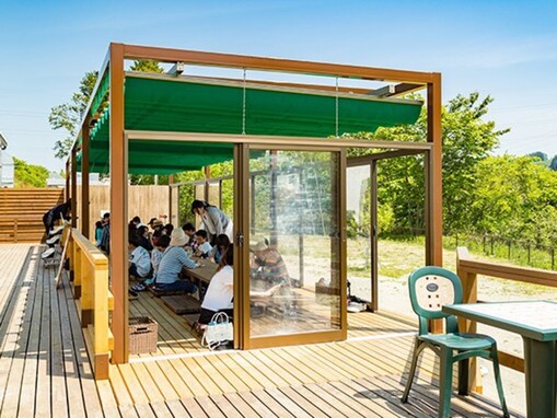 【宮城県】週替わりの源泉が楽しめる無料足湯に、お茶屋さんが手がける珍しい"お茶の足湯"も！ 足湯スポット2選