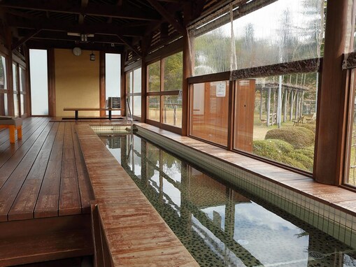 【愛知県】日本名湯百選の湯を引いた無料足湯に、足ツボ遊歩道とセットの足湯も！ 足湯スポット3選