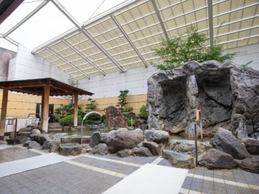 【愛知県の人気日帰り温泉】「くつろぎ天然温泉 湯楽」は源泉かけ流しや本格サウナが揃う温浴施設