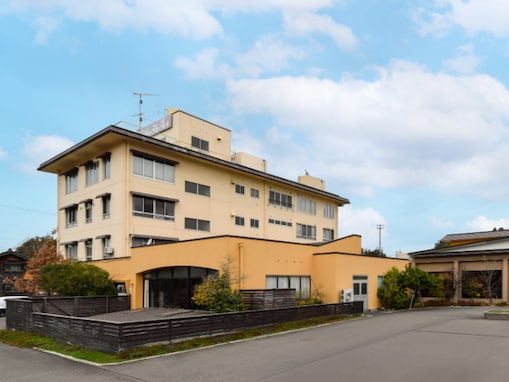 【福井県の人気日帰り温泉】「天然温泉 佐野温泉 福の湯」は70度を超える自家源泉が自慢の施設。栄の湯や麗しの湯でリラックス