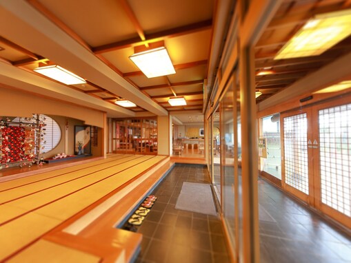 相模湾の絶景と創作料理を満喫！ 楽天トラベルで「海一望無料の貸切露天風呂が人気の宿 片瀬館ひいな」が500円オフに