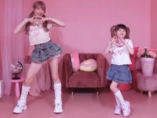 「28でもうこんな大きい子供いるのか、、」シングルマザー歌手、娘とのダンス公開！ 「素敵な親子だね」