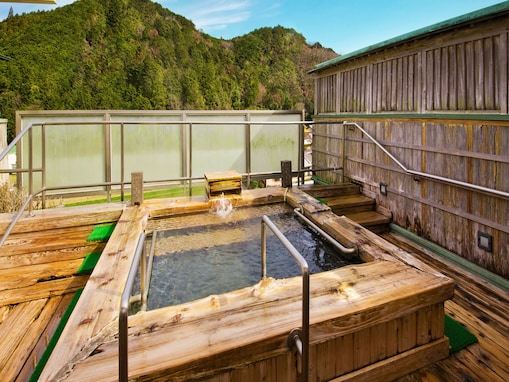 【榊原温泉の人気ホテル】「榊原温泉 まろき湯の宿 湯元 榊原舘」は自家源泉の上質な湯と心温まるおもてなしが魅力