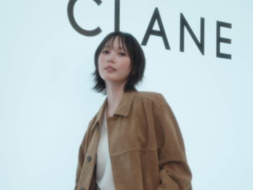 「たまらん美脚すぎる！」本田翼、絶対領域際立つミニスカ姿に反響！「さすが日本一ミニの似合う女優」