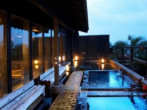 幅18mの展望露天風呂と屋内外12種のスパ。長崎市伊王島「長崎温泉 Ark Land Spa」は大人平日1000円