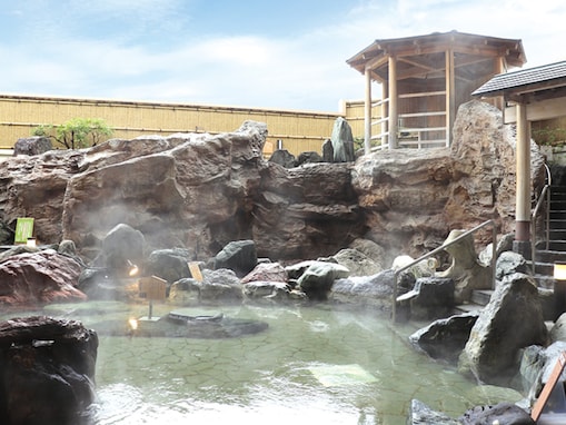 【埼玉県の人気日帰り温泉】「天然温泉 花鳥風月」は食と健康の融合を楽しめる温泉施設。療養泉のお墨付きを得た源泉や高濃度炭酸泉でリラックス