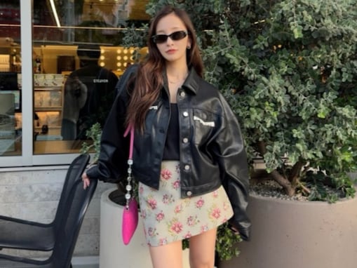 「さすがに可愛すぎんか？」板野友美、美脚ショットに反響「足がとっても綺麗」「スタイルめちゃいい」