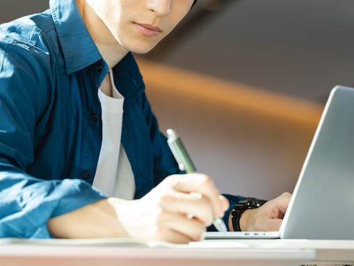 AI頼みで「自分の考え」が消えていく。最高評価のレポートを提出した学生が絶句したワケ