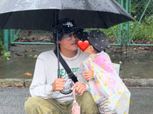 「こんなに成長しちゃって」丸山桂里奈、夫＆娘のキスショット公開「可愛すぎるサイズ」「素敵な親子」