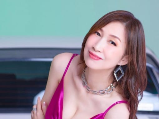 「お前いつまで美人やねん！」58歳・森口博子、“追いボンバー写真”に「破壊力すごい…」「鼻血ブー案件」反響