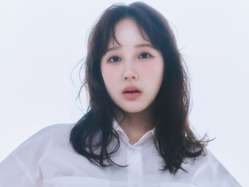 「大人になった」本田紗来、圧巻スタイルを披露！ 腹出し＆美脚に「ビジュ爆発しすぎてる！」の声