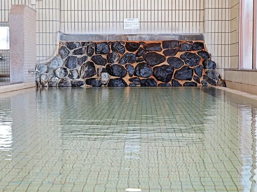 【福島県の人気日帰り温泉】「あゆり温泉」は源泉掛け流しの「美人の湯」を満喫できる施設。畳敷きの洗い場やバレルサウナでリラックス