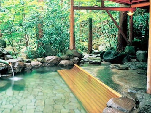 【福島県の人気スーパー銭湯】「公衆浴場 中之湯」は源泉かけ流しの温泉を気軽に楽しめる施設。良質なお湯と清潔感のある空間でリラックス