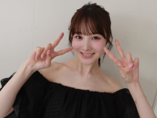 「大人っぽくなった？」本田紗来、オフショルから美デコルテ披露！ 「デコルテが綺麗すぎる」