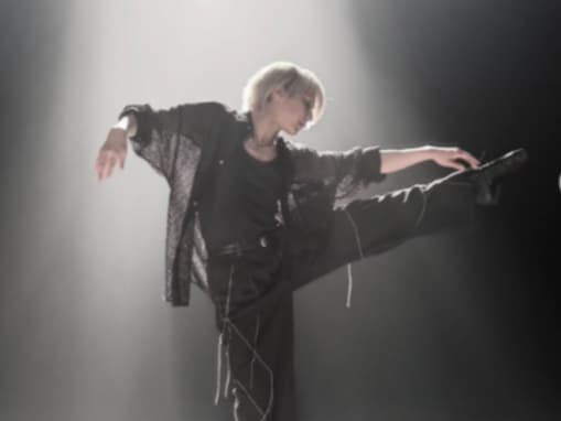 「さすがバレエやってたさっくん」佐久間大介、“美し過ぎる”ダンス姿披露「指先から爪先まで美しい」