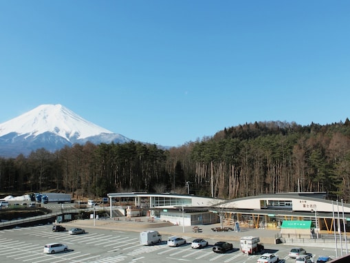 【山梨県】富士山の湧水が“汲み放題”の道の駅から、絶品うな重まで！ パーキングエリア＆道の駅2選