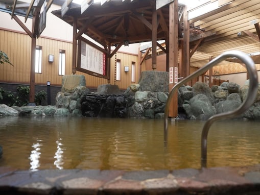 【広島県の人気スーパー銭湯】「塩屋天然温泉 ほの湯 楽々園」は天然温泉かけ流しや多彩な岩盤浴を堪能できる施設