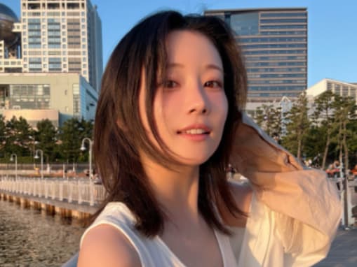 「珍しい服装でどきっとした」重盛さと美、タンクトップ姿のオフショットに「天使過ぎる」の声！